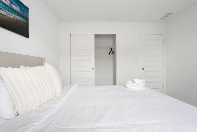 Building Photo - 17355 Wellburn Dr