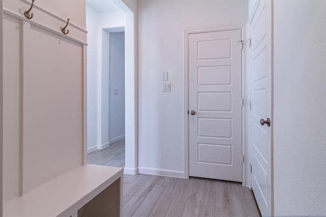 Building Photo - 9024 Winding Crk Dr