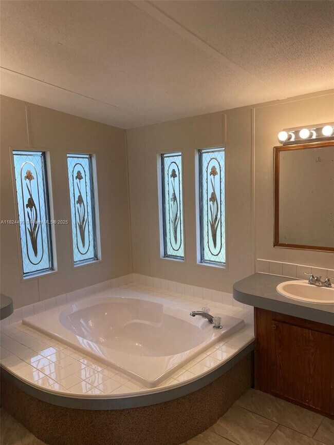 Building Photo - 8638 Gibson Oaks Dr