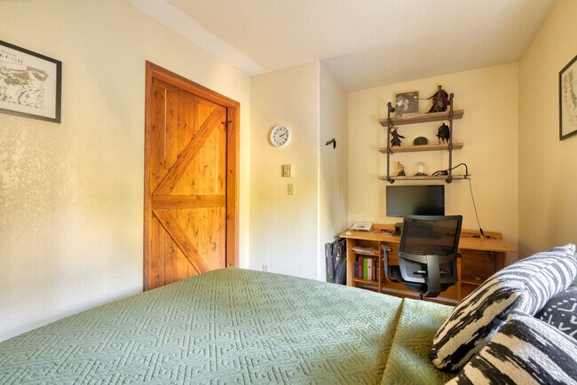 Building Photo - 70417 E Terrace Dr