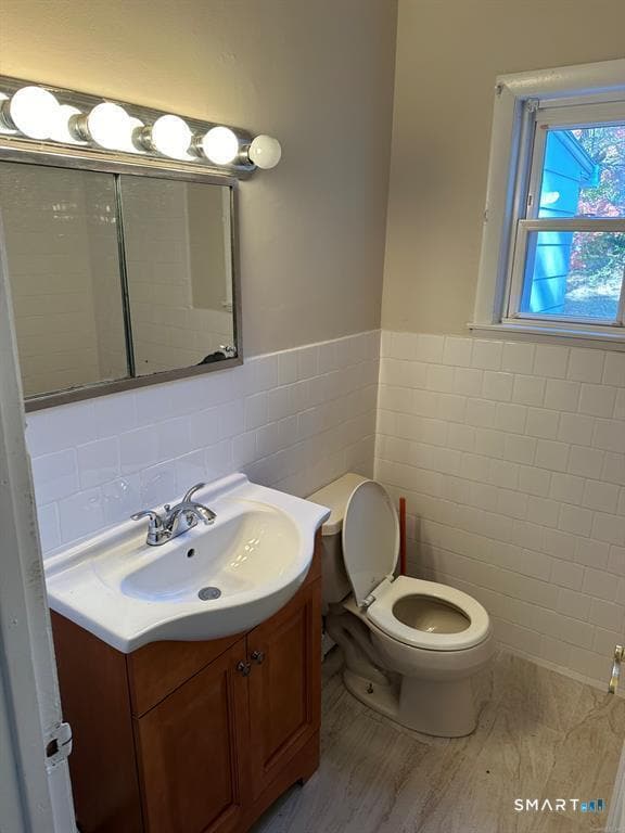 Building Photo - 10 Evans Rd