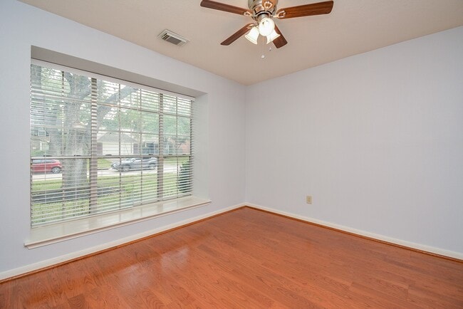 Building Photo - 1319 Irish Mist Ct