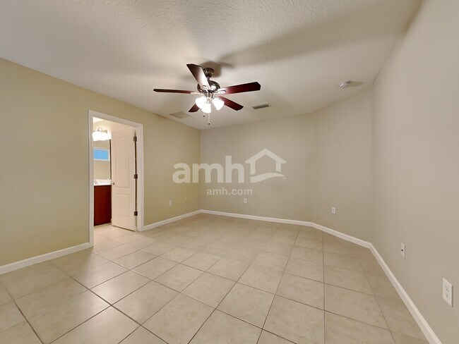 Building Photo - 72 Twin Lakes Drive