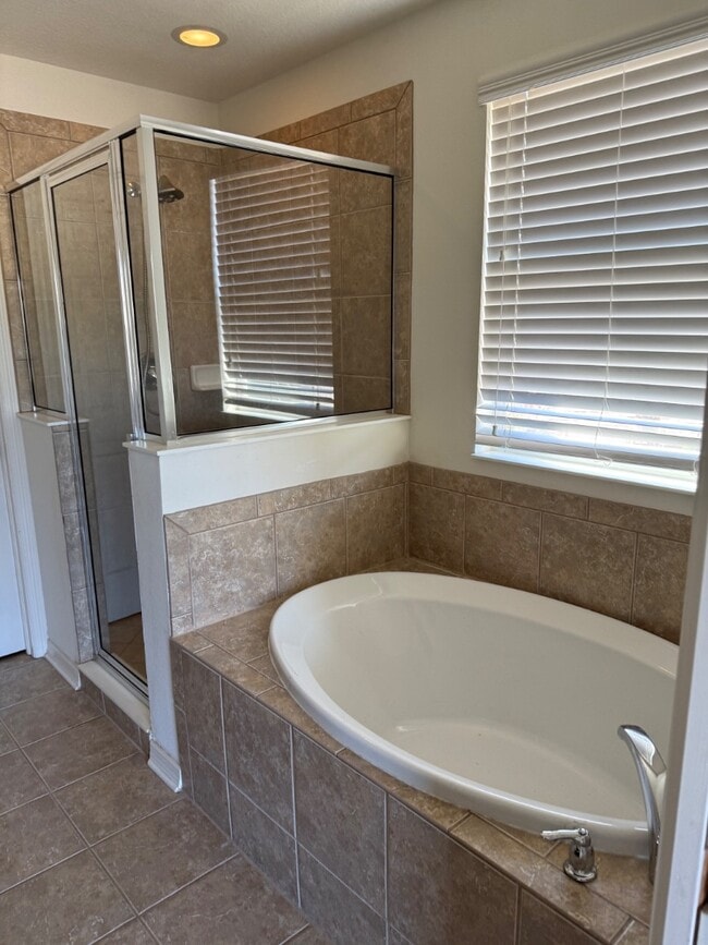 Building Photo - 17423 New Cross Cir