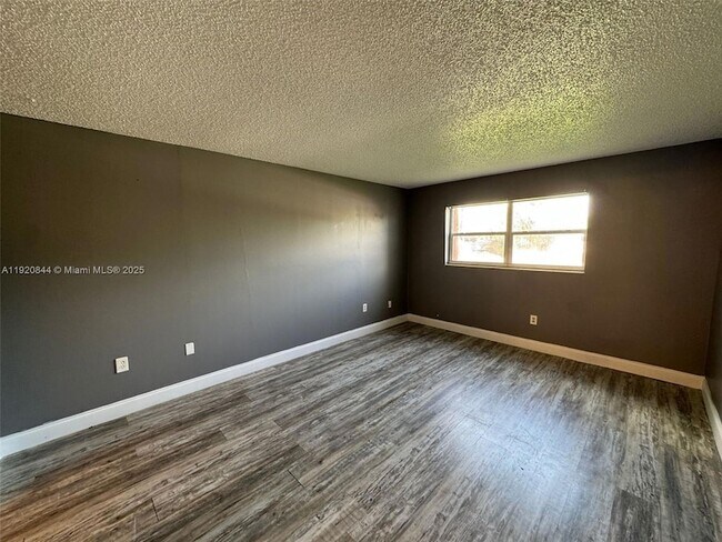 Building Photo - 3710 NW 21st St