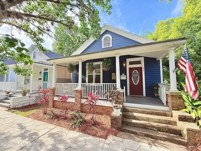 Primary Photo - 202 E 7th St
