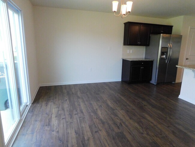 Building Photo - Brand New! 4 bed, 2.5 bath