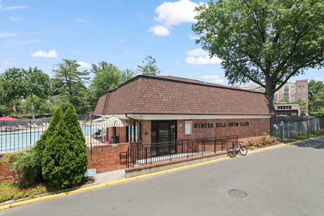 Building Photo - 125 W Annandale Rd