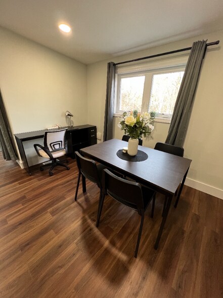 Building Photo - 109 Willow Ave