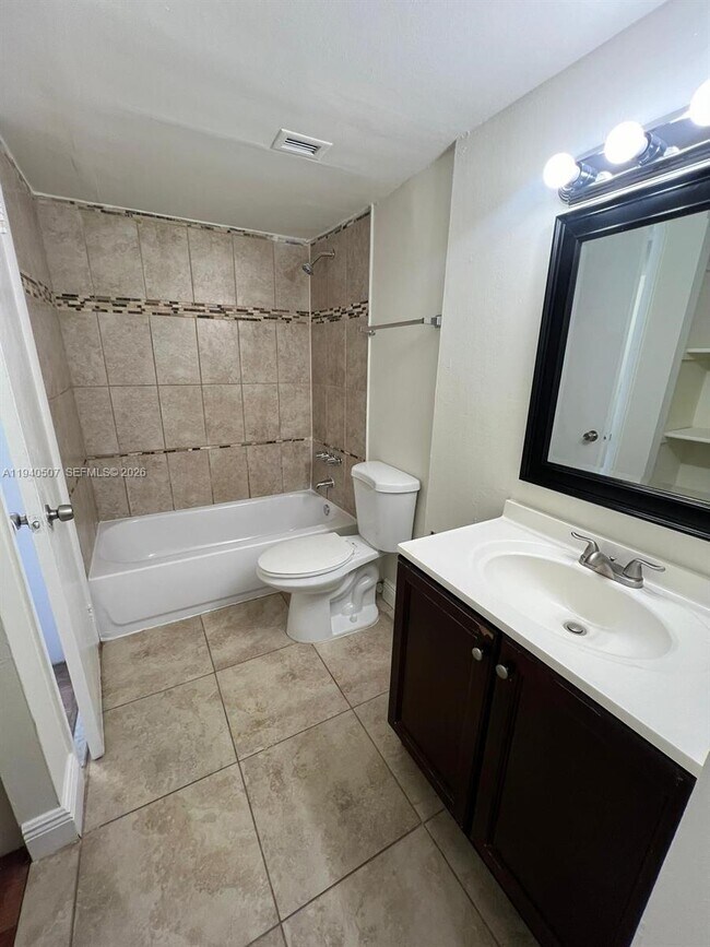 Building Photo - 492 NW 165th St