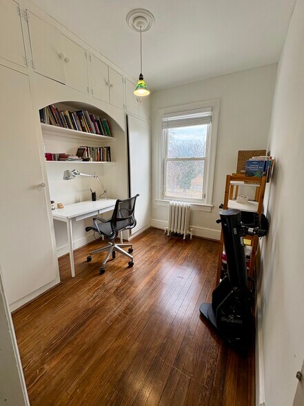 Bedroom / Office - 3532 Park Pl NW