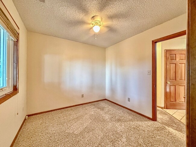 Building Photo - 12182 Heron Dr