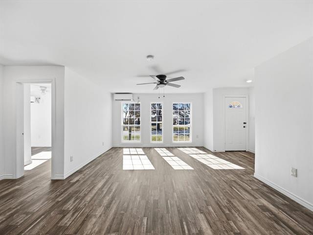 Building Photo - 807 Adkins St