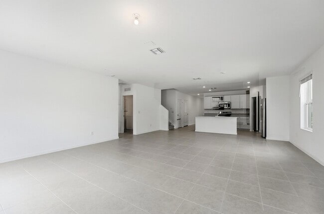 Building Photo - 10461 NW Suncrest Lp