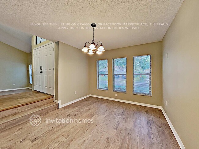 Building Photo - 6239 Greenwich Dr