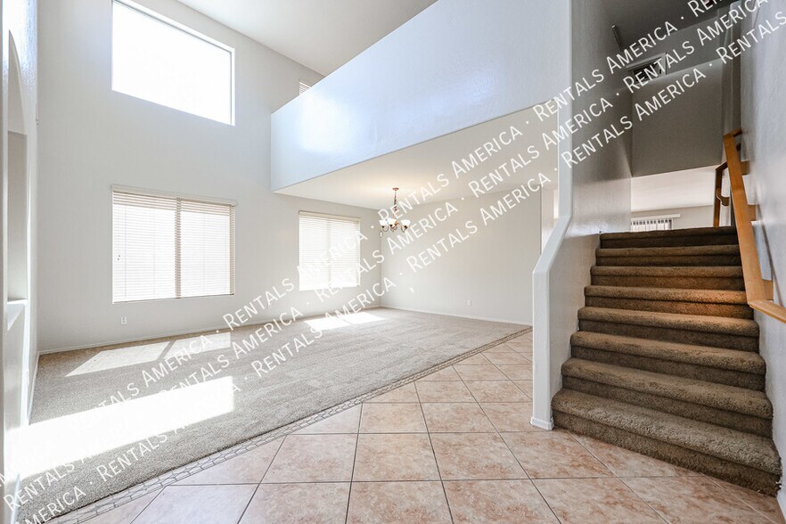Building Photo - 1155 E Winchester Pl
