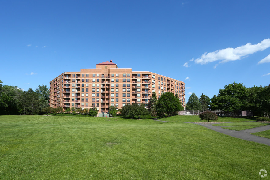 Building Photo - The Towers at Four lakes