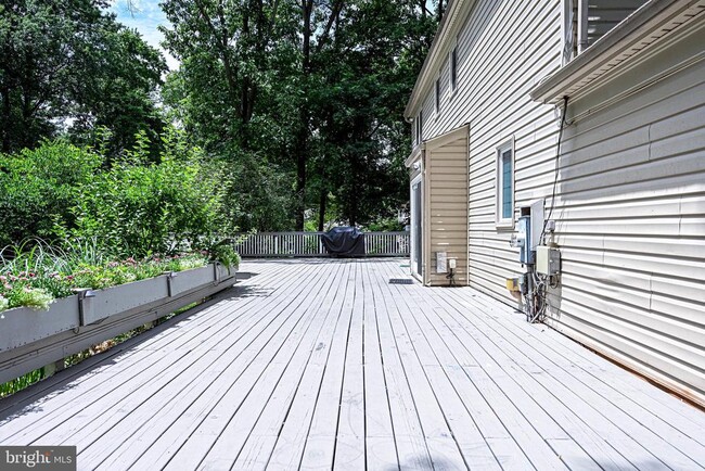 Building Photo - 12127 Holly Knoll Cir