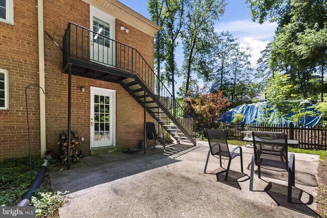 Building Photo - 9112 Grist Mill Rd