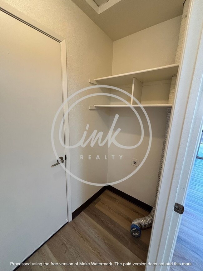 Building Photo - AL1294-1294 Alicia Cir Unit 1 &amp; 2