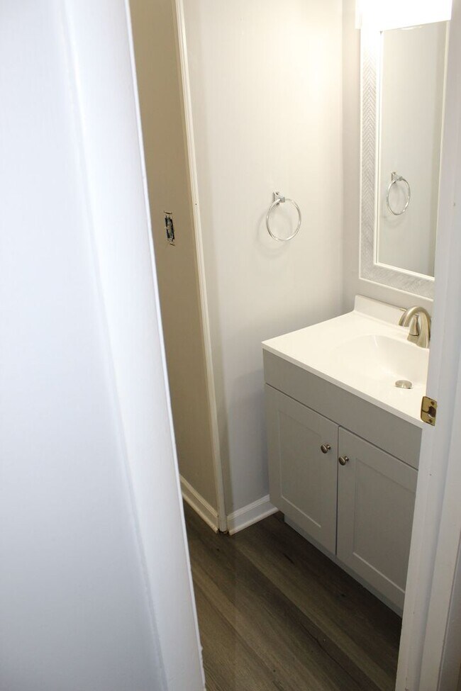 Building Photo - Newly Remodeled 2 Bedroom Duplex in Avon!