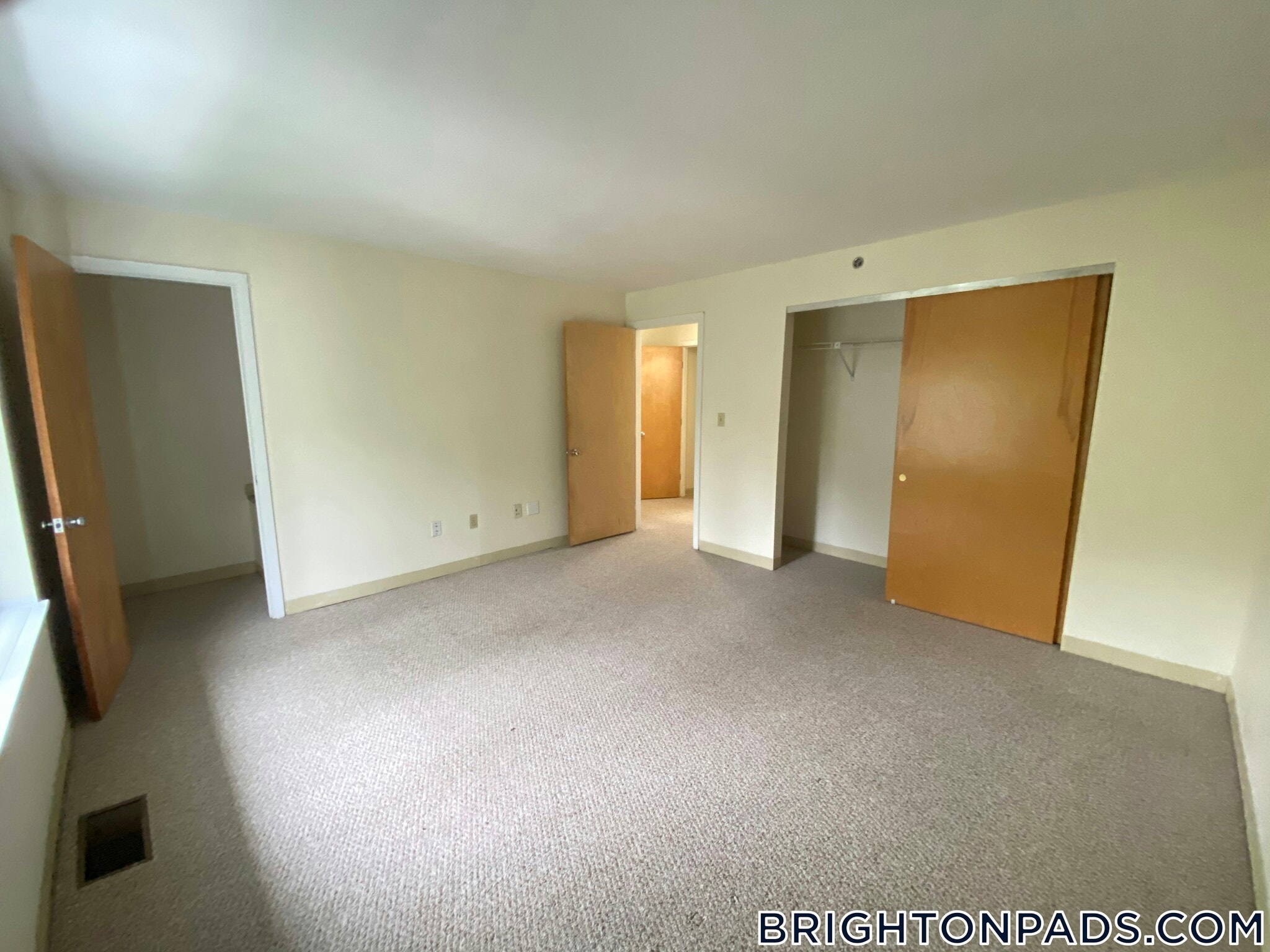 Building Photo - 140 N Beacon St