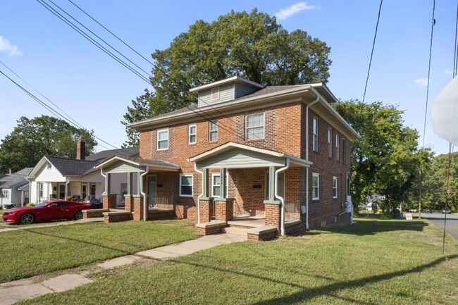 Building Photo - 2842 Bon Air Ave