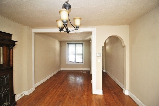 Building Photo - Updated 3bd/2ba Hampden Rowhome w/ CAC, W/...