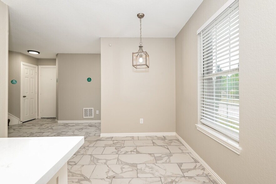 Building Photo - 1506 Rancho Dr