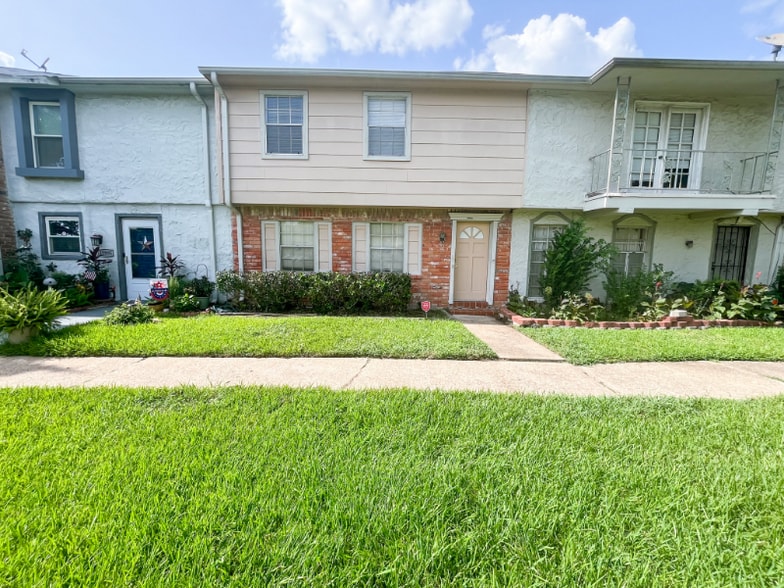 Primary Photo - 12933 High Star Dr