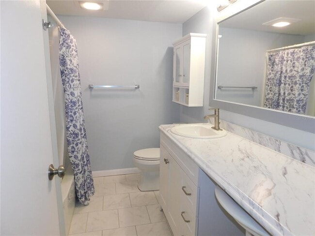 Building Photo - 331 Woodlake Wynde