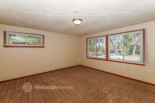 Building Photo - 2442 Jansen Ave