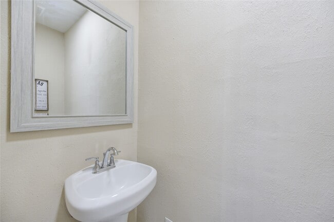 Building Photo - 306 Morris St