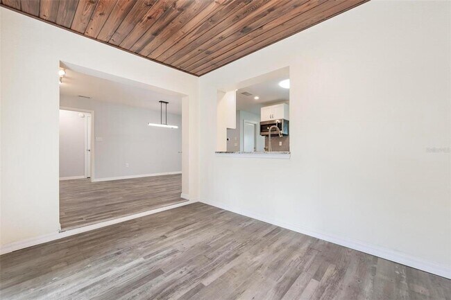 Building Photo - 1804 Oak View Dr