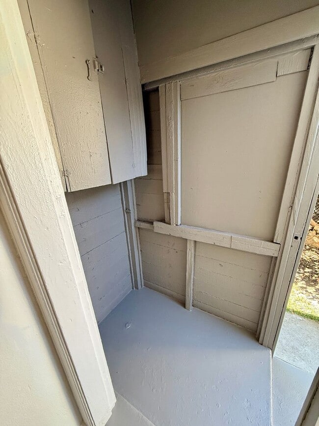 Building Photo - 1801 W 39th St