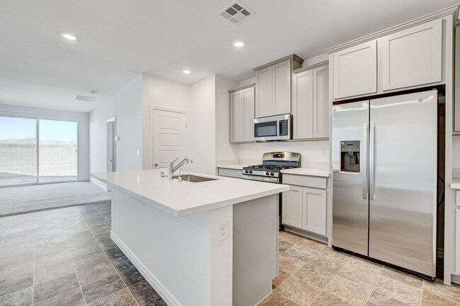 Building Photo - Single Story 3 Bedroom Home in Henderson!