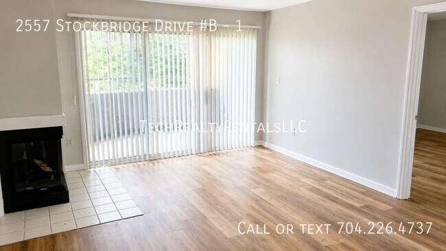 Building Photo - 2557 Stockbridge Dr