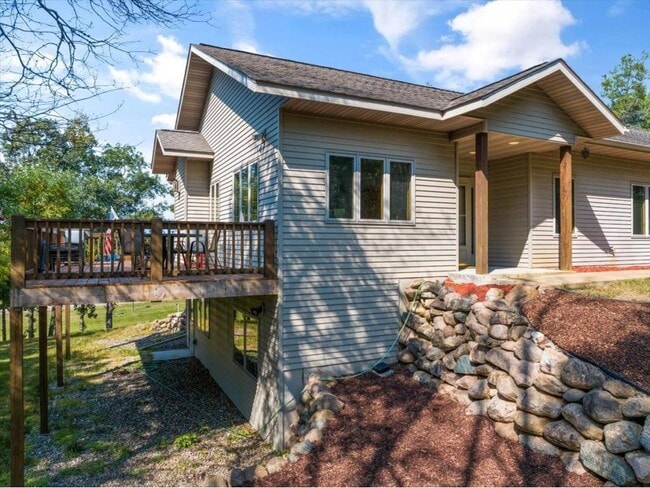 Building Photo - 11423 Fawn Lake Rd