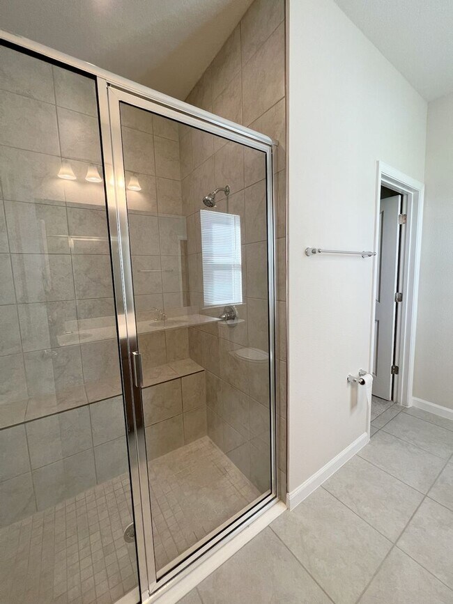 Building Photo - Awesome house for rent in St Cloud Area