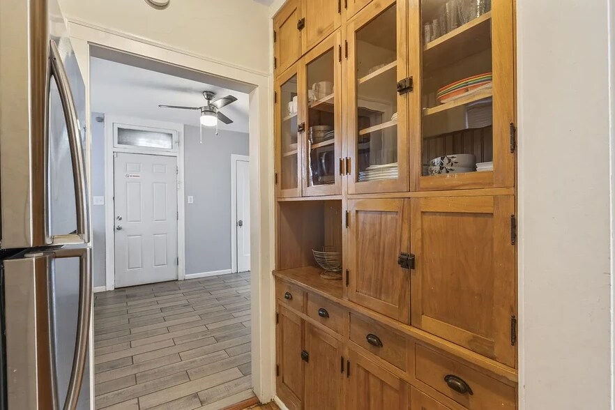 Building Photo - 6444 N Washtenaw Ave