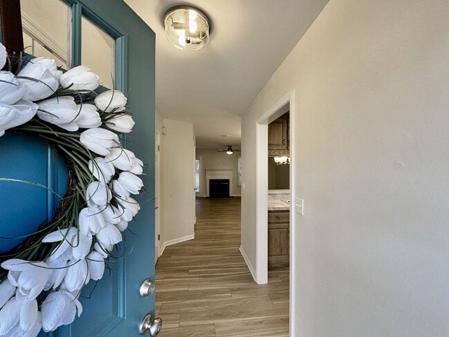 Building Photo - Like New & Ready NOW! 2 Primary Suites w/Private Baths! Reserved Parking, Community Pool & MUCH M...