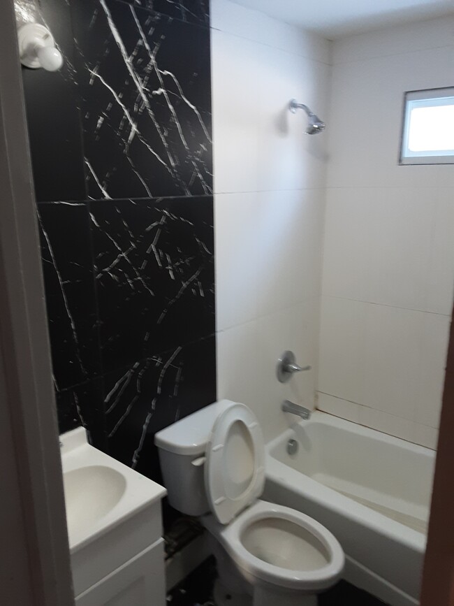 Building Photo - 32 Highland Dr