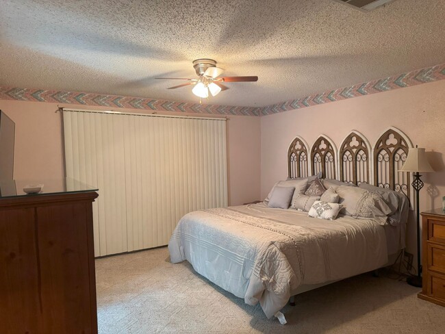Building Photo - 3418 Meadowhead Dr