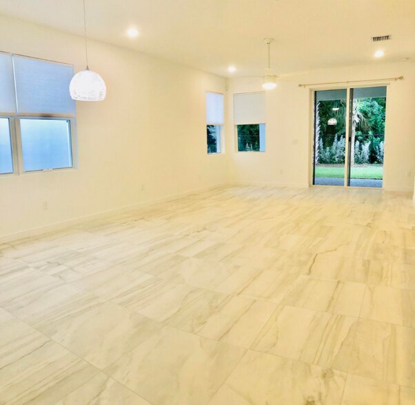 Building Photo - 7188 Trottwood Ln