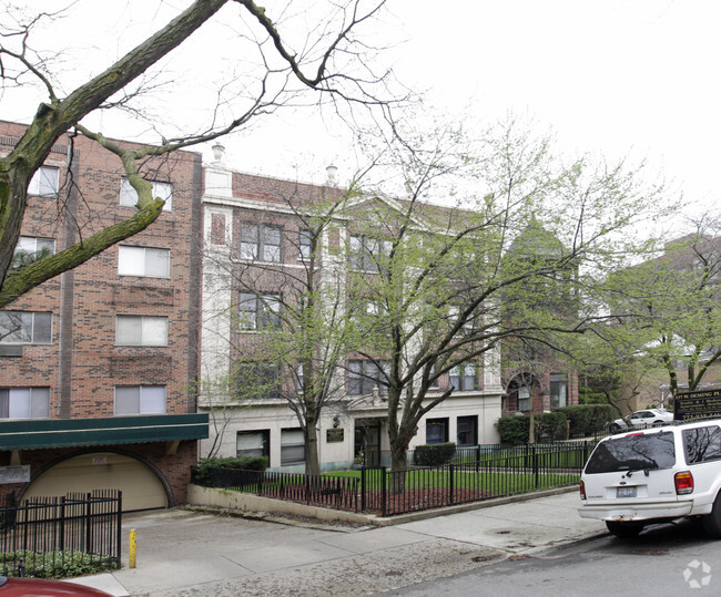 Building Photo - Deming Manor
