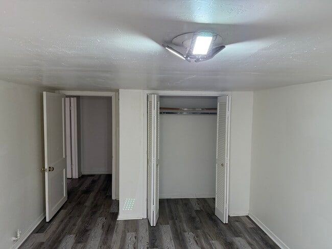 Building Photo - 401 Murdock Ave