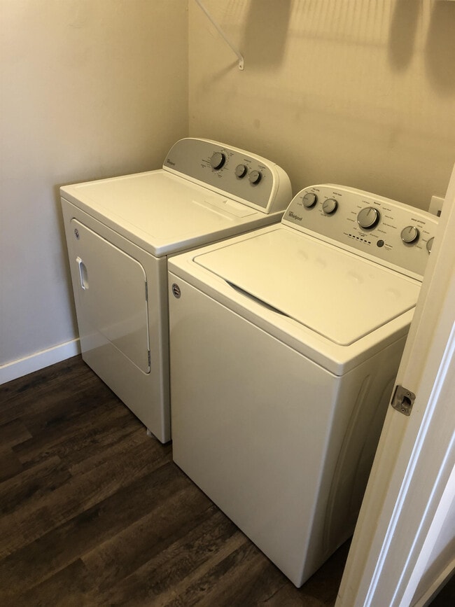 Building Photo - 1225 E Main St