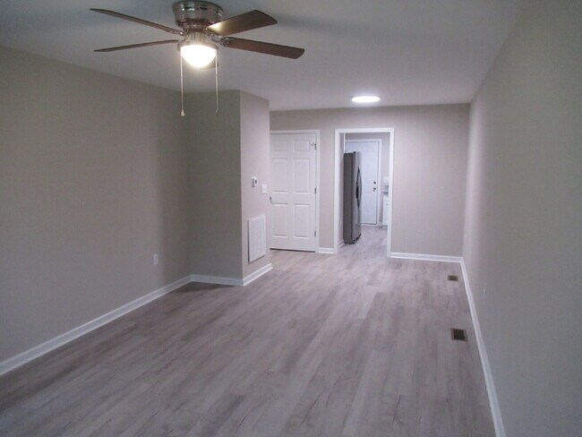 Building Photo - Newly Renovated Brick Duplexes in Lincolnt...