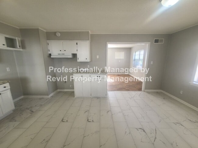 Building Photo - 3 Bedroom Home in Frayser!