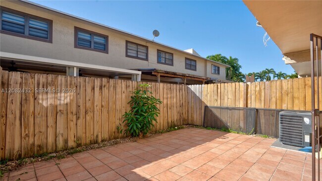 Building Photo - 710 SW 114th Ave